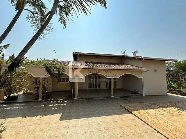Chácara com 1022m² 3 quartos e 3 banheiros, à venda ou para alugar, no bairro Colinas de Indaiatuba II em Indaiatuba