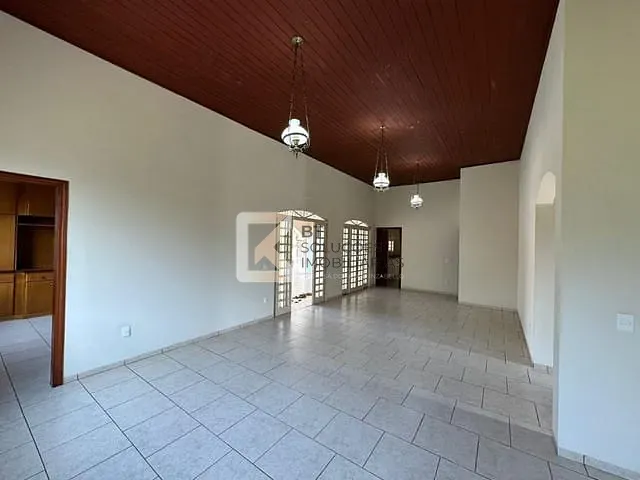 Chácara com 1022m² 3 quartos e 3 banheiros, à venda ou para alugar, no bairro Colinas de Indaiatuba II em Indaiatuba