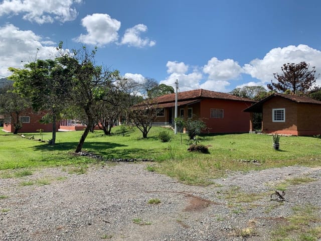 Chácara com 28632m² 7 quartos e 11 banheiros, à venda, no bairro Roseira em Extrema