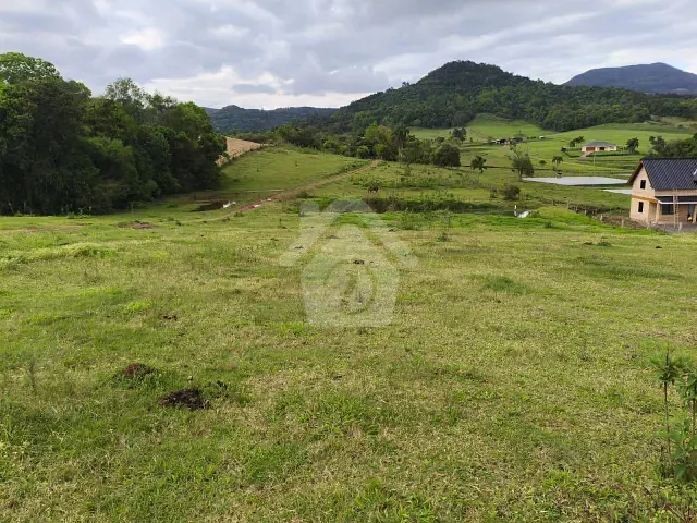 Chácara com 815m², à venda, no bairro Interior em Teutônia