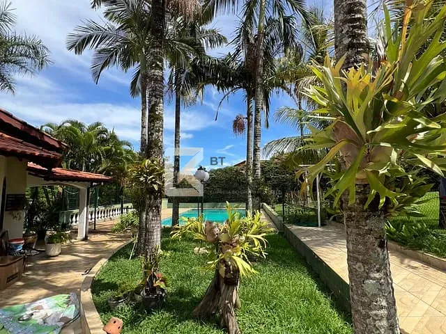 Chácara com 2500m² 3 quartos e 2 banheiros, à venda, no bairro Colinas do Mosteiro de Itaici em Indaiatuba