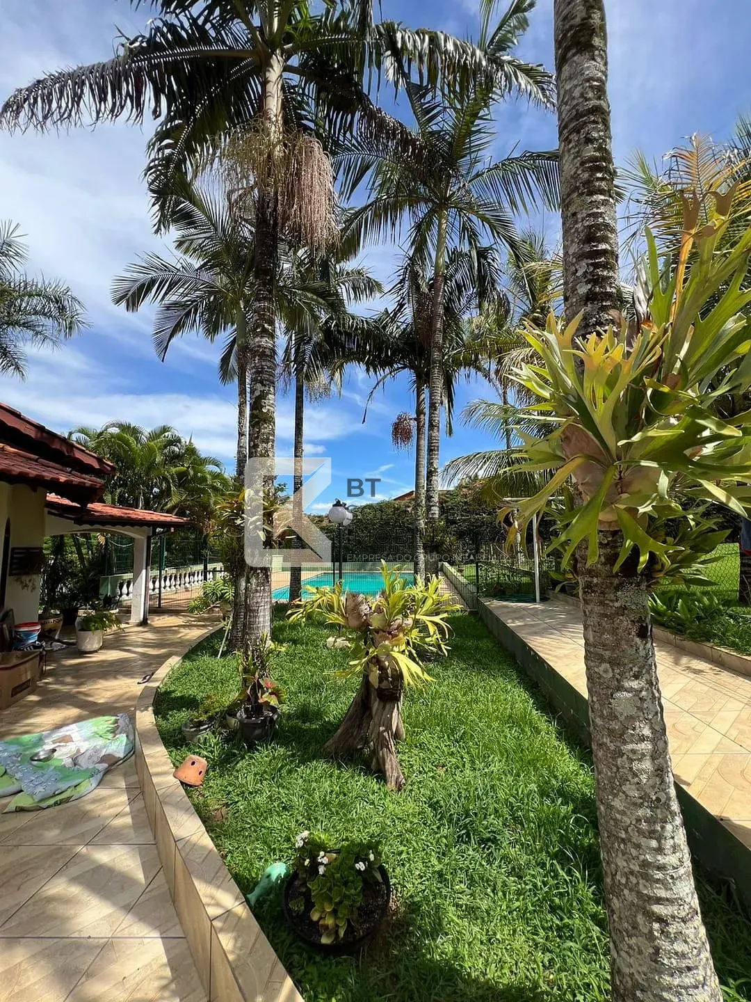Chácara, 3 quartos, 2500 m² - Foto 1