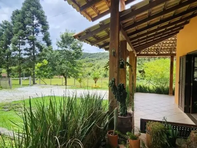 Sítio 3 quartos e 2 banheiros, à venda, no bairro Bacaetava em Colombo