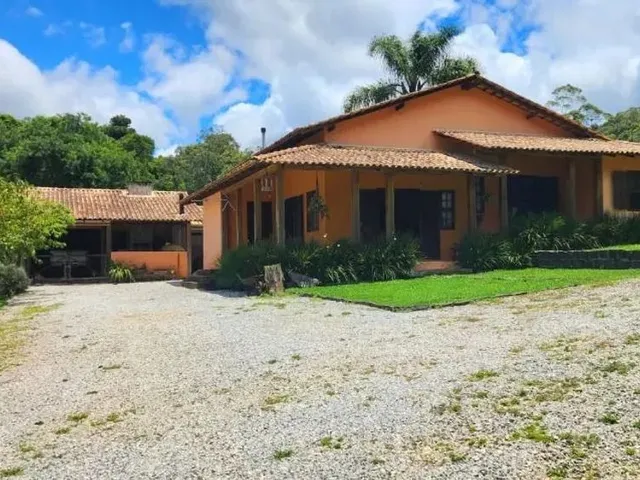 Sítio 3 quartos e 2 banheiros, à venda, no bairro Bacaetava em Colombo