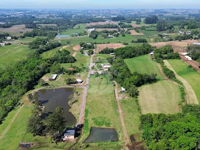 Chácara com 815m², à venda, no bairro Interior em Teutônia