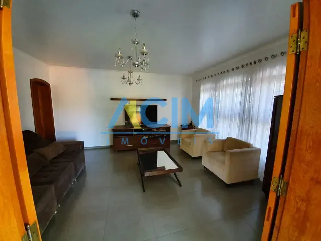 Chácara com 1500m² 4 quartos e 4 banheiros, à venda, no bairro São Pedro em Jaguariúna
