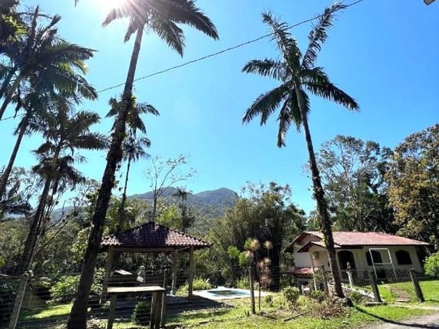 Chácara 4 quartos e 3 banheiros, à venda, no bairro Garuva Acima em Garuva