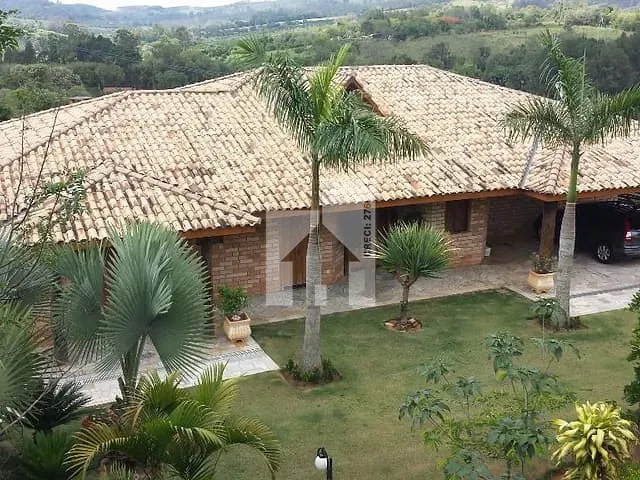 Chácara com 24200m² 3 quartos e 3 banheiros, à venda, no bairro Mombuca em Itatiba
