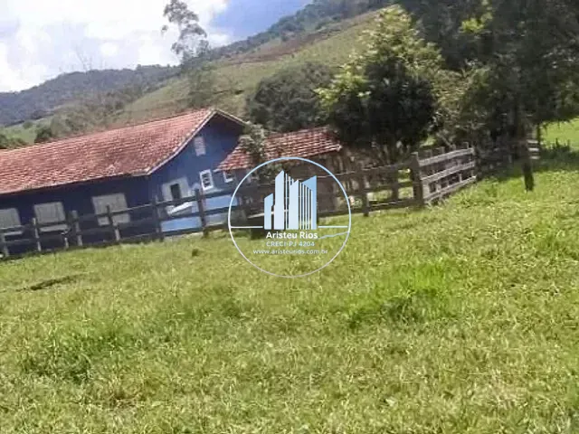Chácara com 11000m² 3 quartos e 2 banheiros, à venda, no bairro Água Limpa em Silvianópolis