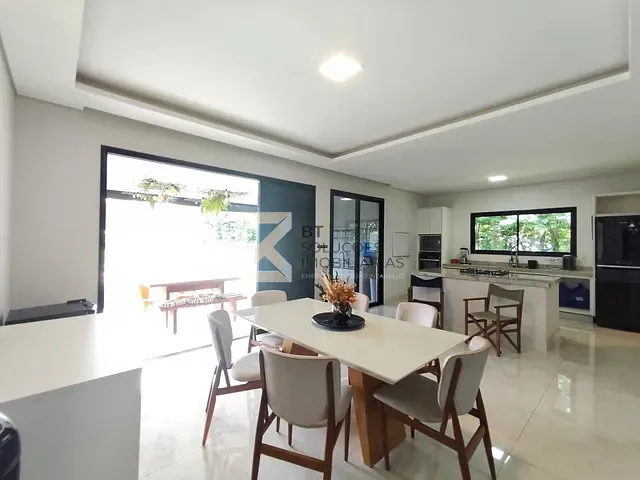 Chácara com 1250m² 3 quartos e 5 banheiros, à venda, no bairro Colinas do Mosteiro de Itaici em Indaiatuba