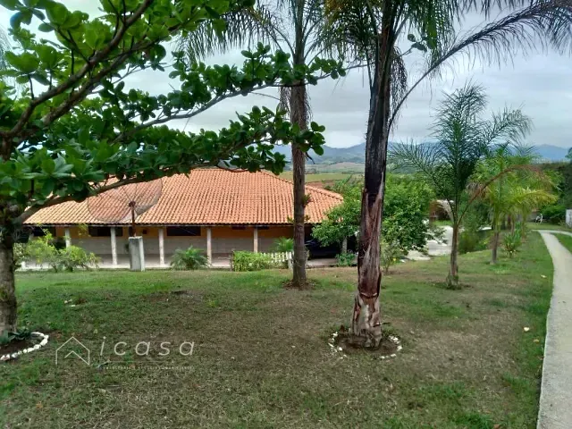 Chácara com 3000m² 4 quartos e 5 banheiros, à venda, no bairro Recanto do Sol em Caçapava