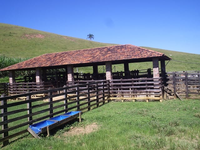 Chácara com 2556m², à venda, no bairro Área Rural de Lorena em Lorena
