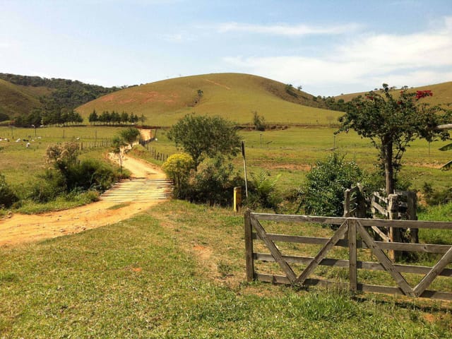 Chácara com 2556m², à venda, no bairro Área Rural de Lorena em Lorena