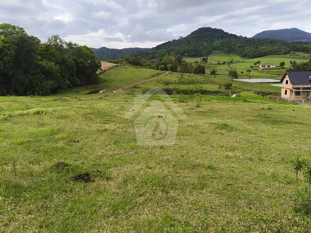 Chácara com 815m², à venda, no bairro Interior em Teutônia