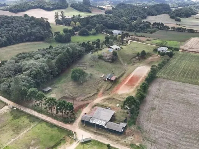 Sítio 4 quartos e 3 banheiros, à venda, no bairro Campo de São Benedito em Campo Magro
