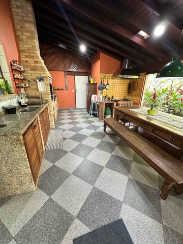 Chácara com 3000m² 5 quartos e 5 banheiros, à venda, no bairro Condomínio Colonial Vale do Sol em Tremembé
