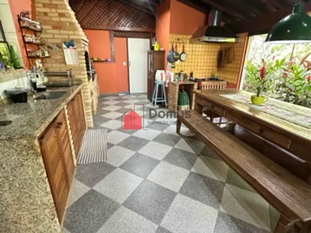 Chácara com 3000m² 5 quartos e 5 banheiros, à venda, no bairro Condomínio Colonial Vale do Sol em Tremembé