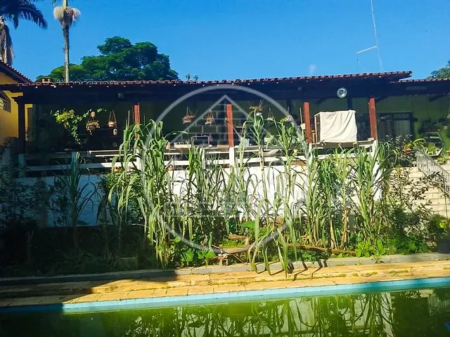 Chácara com 1500m² 5 quartos e 6 banheiros, à venda, no bairro Jardim Shangrilá (Zona Sul) em São Paulo