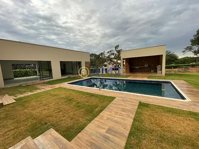 Chácara com 1730m² 3 quartos e 5 banheiros, à venda, no bairro Zona Rural em Bela Vista de Goiás
