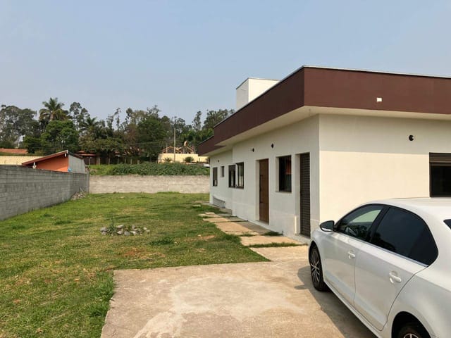 Chácara com 1000m² 2 quartos e 2 banheiros, à venda, no bairro Nossa Senhora do Perpétuo Socorro em Pindamonhangaba