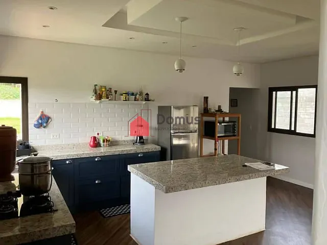 Chácara com 1000m² 2 quartos e 2 banheiros, à venda, no bairro Nossa Senhora do Perpétuo Socorro em Pindamonhangaba