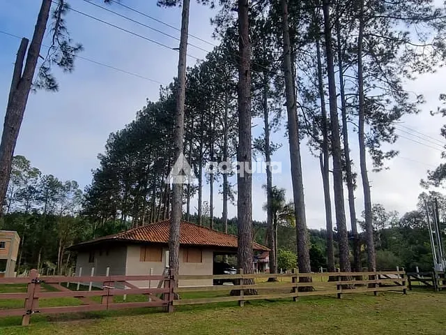 Chácara com 2000m² 2 quartos e 2 banheiros, à venda, no bairro Piriquitos em Ponta Grossa