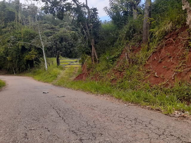 Chácara com 270000m², à venda, no bairro Pouso Frio em Taubaté