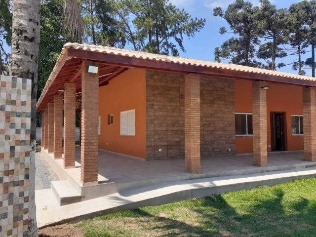 Chácara com 3000m² 2 quartos e 2 banheiros, à venda, no bairro Chácaras Reunidas em Pindamonhangaba