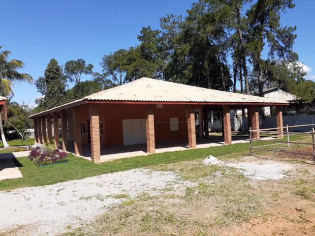 Chácara com 3000m² 2 quartos e 2 banheiros, à venda, no bairro Chácaras Reunidas em Pindamonhangaba