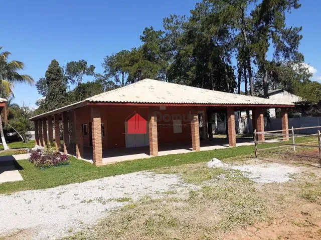 Chácara com 3000m² 2 quartos e 2 banheiros, à venda, no bairro Chácaras Reunidas em Pindamonhangaba