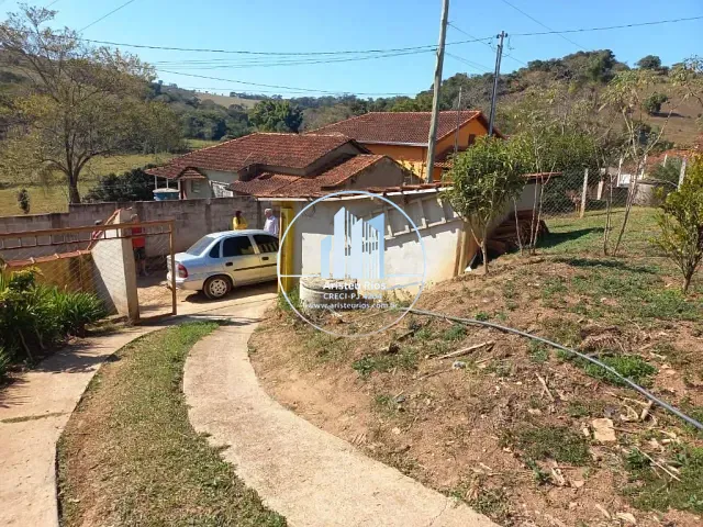 Chácara com 750m² 2 quartos e 1 banheiro, à venda, no bairro Zona Rural em Santa Rita do Sapucaí