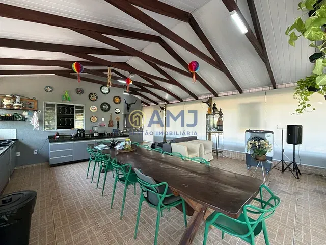 Chácara com 1200m² 2 quartos e 2 banheiros, à venda ou para alugar, no bairro Condomínio Country Ville em Hidrolândia