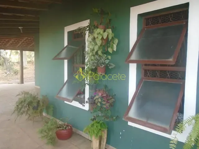 Chácara com 2100m² 3 quartos e 2 banheiros, à venda, no bairro Goiabal em Pindamonhangaba