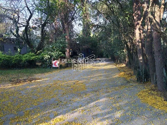 Chácara com 5500m² 5 quartos e 3 banheiros, à venda, no bairro Aparecidinha em Sorocaba