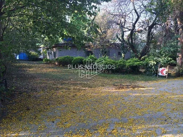 Chácara com 5500m² 5 quartos e 3 banheiros, à venda, no bairro Aparecidinha em Sorocaba