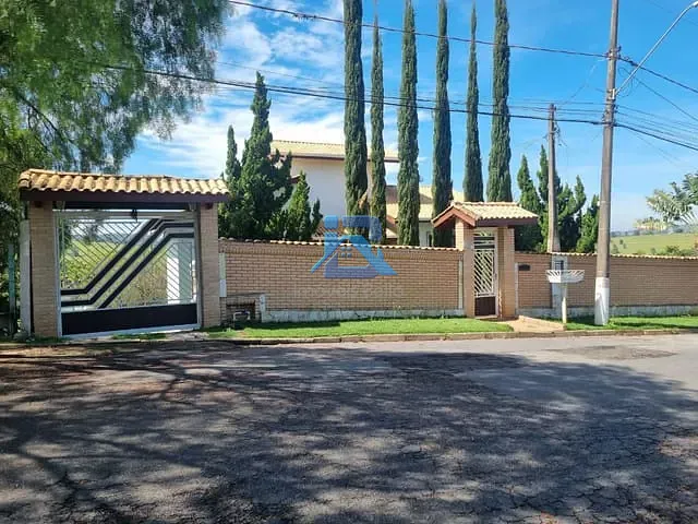 Chácara com 1000m² 3 quartos e 4 banheiros, à venda, no bairro Jardim Leonor em Itatiba