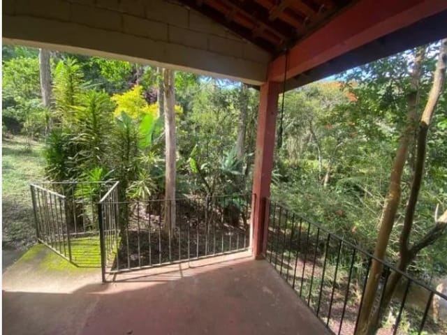 Chácara com 3800m² 3 quartos e 2 banheiros, à venda, no bairro Jardim dos Pereiras (Caucaia do Alto) em Cotia