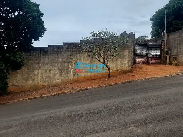 Chácara com 2050m² 3 quartos e 1 banheiro, à venda, no bairro Portal dos Nobres em Guaxupé
