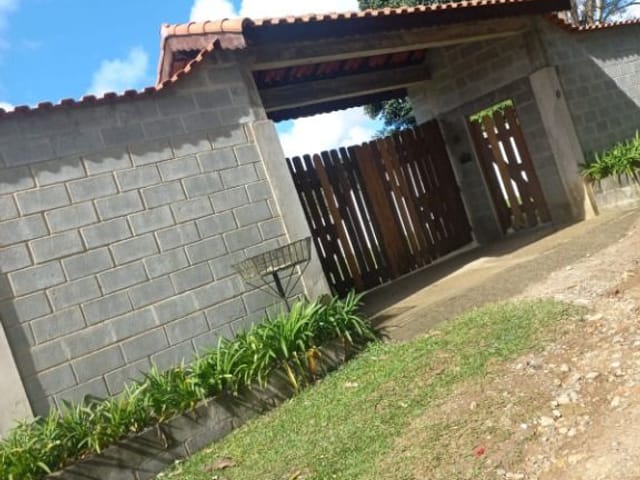 Chácara com 1200m² 6 quartos e 2 banheiros, à venda, no bairro Recreio Santa Rita em Suzano