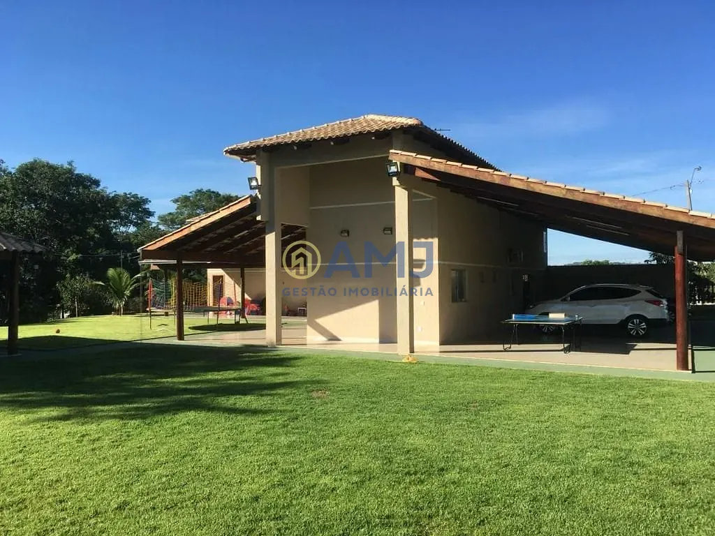 Chácara, 4 quartos, 1664 m² - Foto 1
