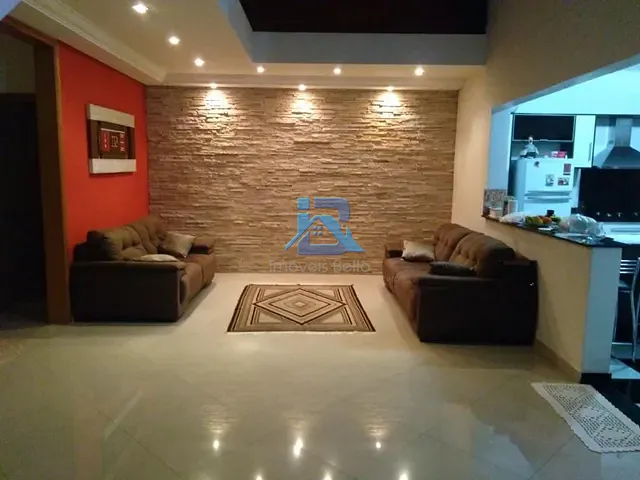 Chácara com 1000m² 4 quartos e 6 banheiros, à venda, no bairro Jardim Leonor em Itatiba