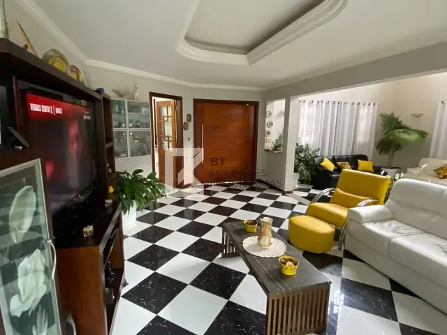 Chácara com 2560m² 7 quartos e 6 banheiros, à venda, no bairro Colinas do Mosteiro de Itaici em Indaiatuba