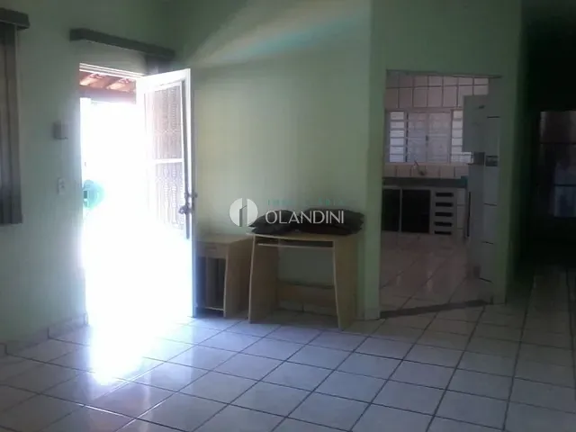 Chácara com 1000m² 1 quarto e 2 banheiros, à venda, no bairro Parque das Laranjeiras em Cosmópolis