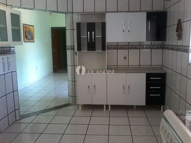 Chácara com 1000m² 1 quarto e 2 banheiros, à venda, no bairro Parque das Laranjeiras em Cosmópolis