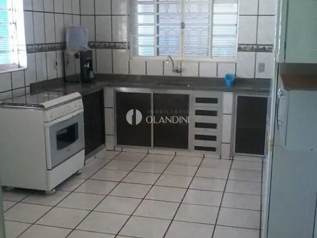 Chácara com 1000m² 1 quarto e 2 banheiros, à venda, no bairro Parque das Laranjeiras em Cosmópolis