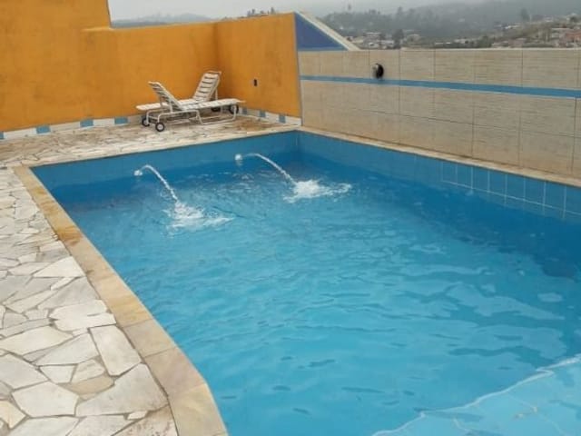 Chácara com 1500m² 2 quartos e 2 banheiros, à venda, no bairro Parque Mira Flores em Itapevi