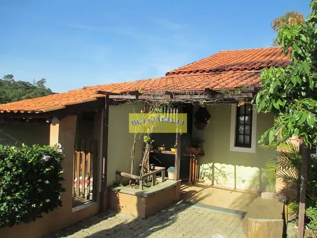 Chácara com 700m² 3 quartos e 3 banheiros, à venda, no bairro Caxambu em Jundiaí