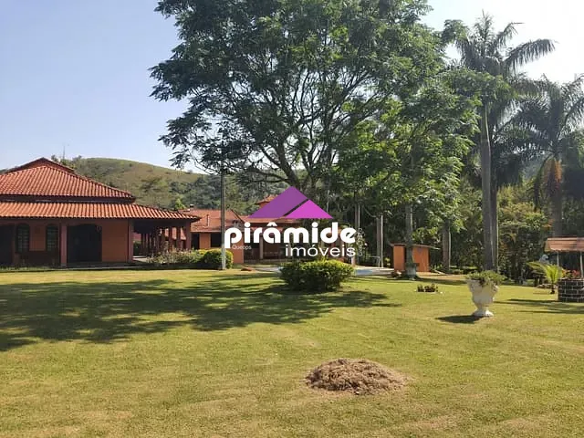 Chácara com 20000m² 8 quartos e 6 banheiros, à venda, no bairro Moquetá em Santa Branca