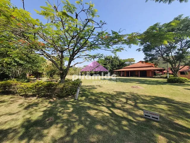 Chácara com 20000m² 8 quartos e 6 banheiros, à venda, no bairro Moquetá em Santa Branca