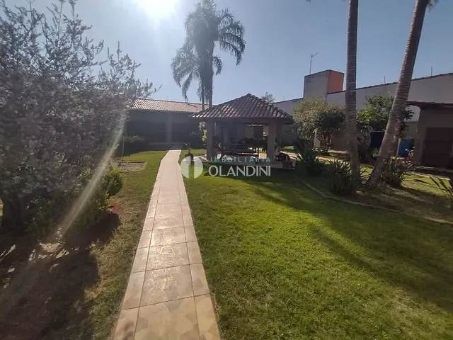 Chácara com 1300m² 4 quartos e 2 banheiros, à venda, no bairro Parque Residencial da Piscina em Artur Nogueira